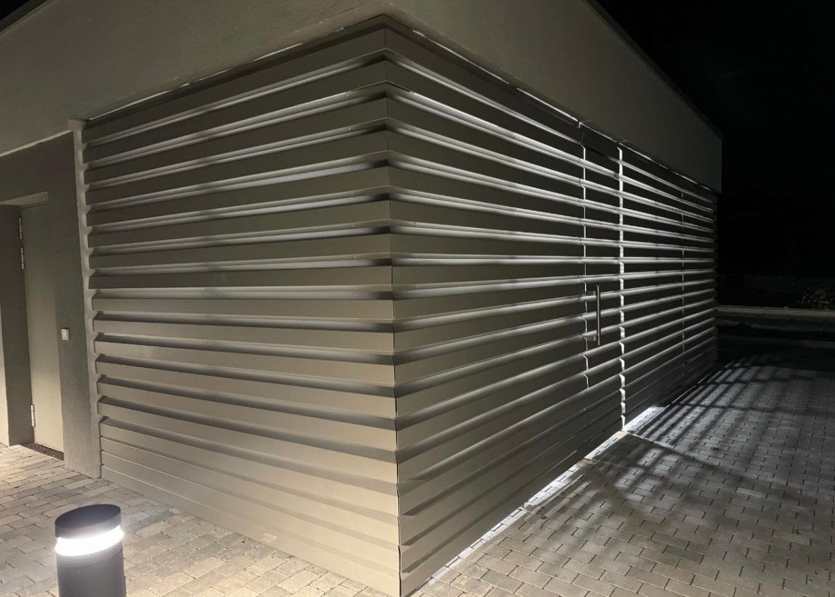 Porte de garage moderne automatique